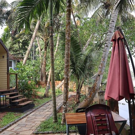 Greenchromide Homestays Mundrothuruth Exterior photo